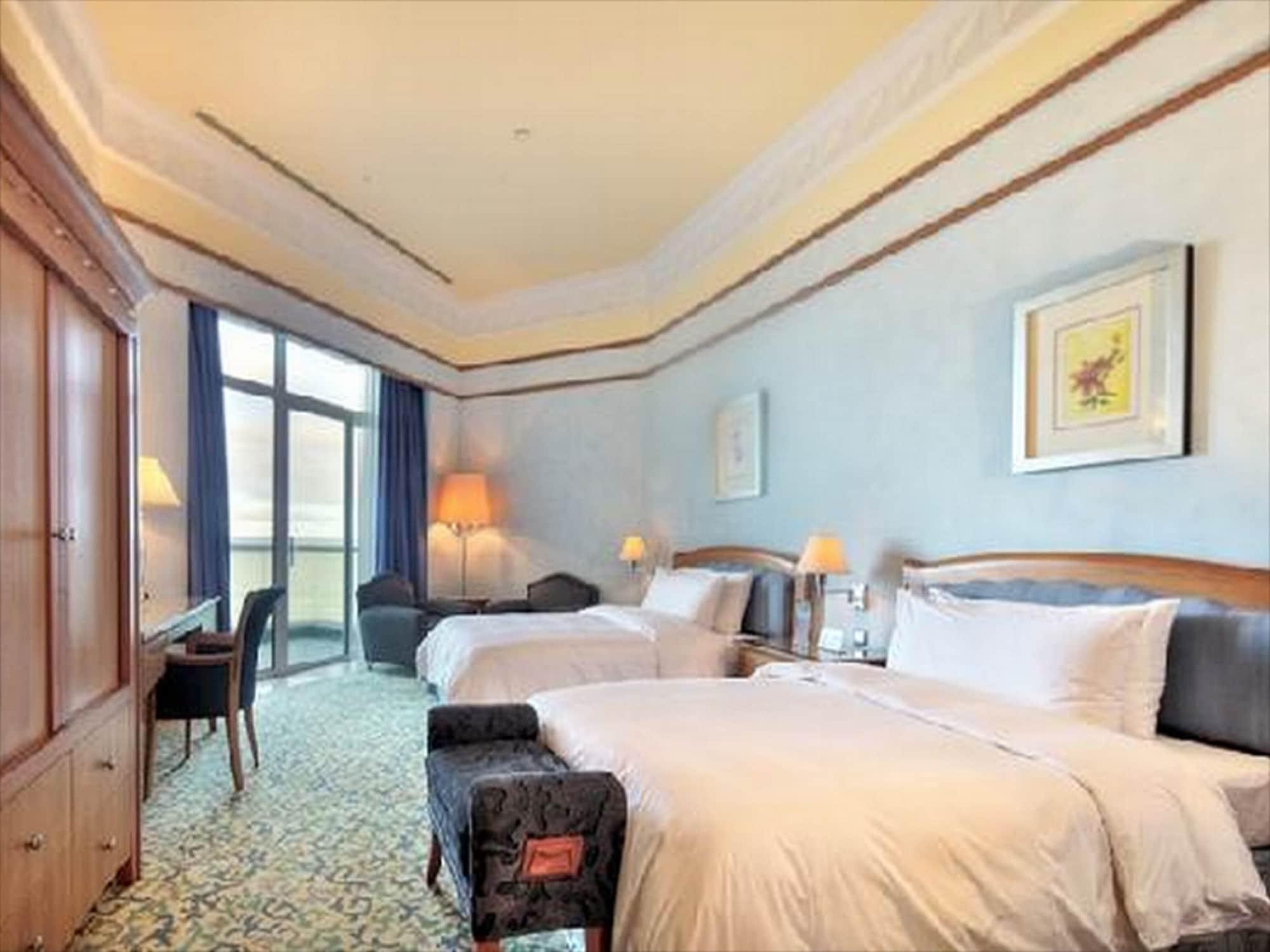 Empire Hotel And Country Club Brunei บันดาร์เสรีเบกาวัน ภายนอก รูปภาพ