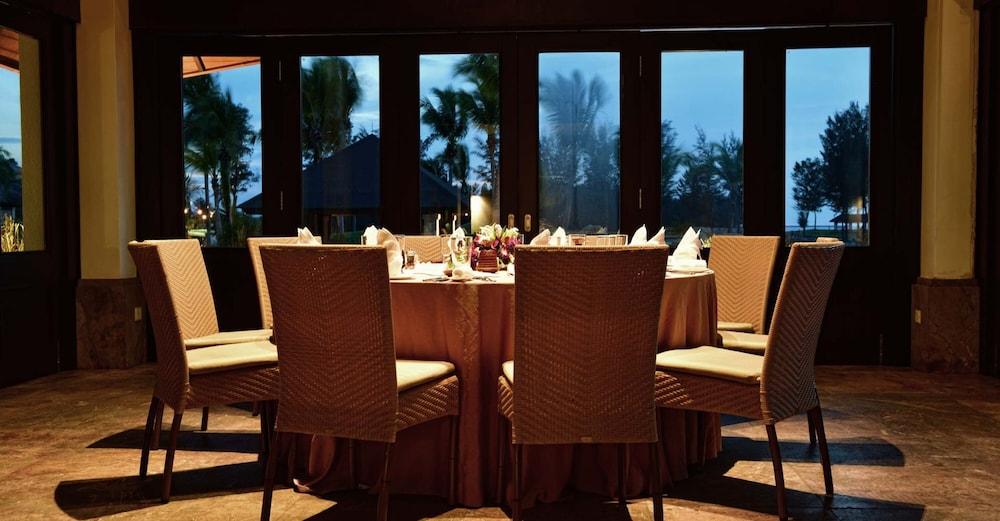 Empire Hotel And Country Club Brunei บันดาร์เสรีเบกาวัน ภายนอก รูปภาพ