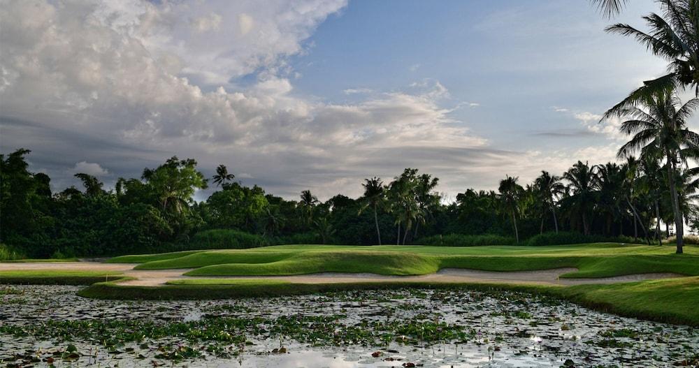 Empire Hotel And Country Club Brunei บันดาร์เสรีเบกาวัน ภายนอก รูปภาพ