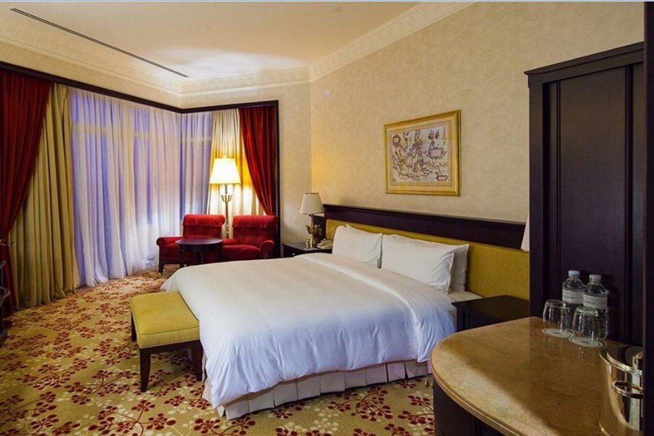 Empire Hotel And Country Club Brunei บันดาร์เสรีเบกาวัน ภายนอก รูปภาพ